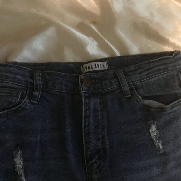 Luna Nora Croppef Distressed  Medium Wash Jeans 10 - Picture 4 of 10